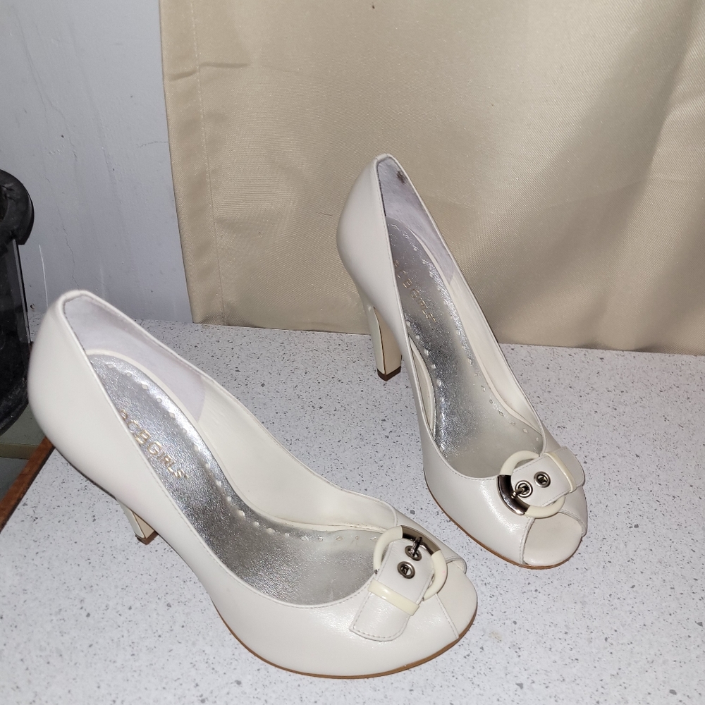 BCBG HEELS